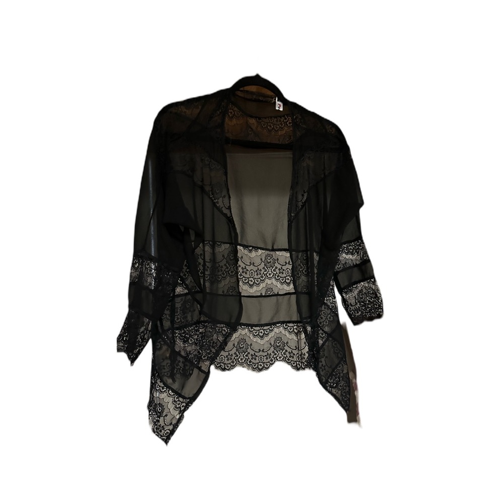 They lace blouse, what